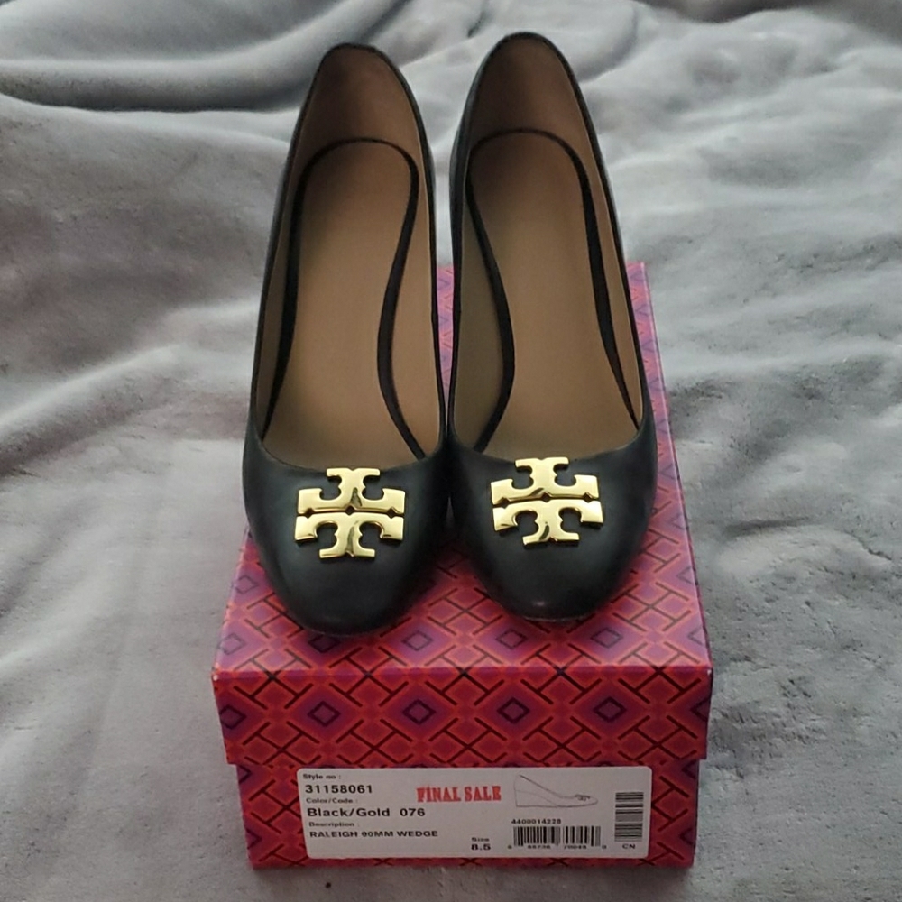 Tory Burch - wedge shoe - size 8.5